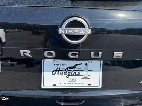 Used 2025 Nissan Rogue SV AWD/4WD image 8