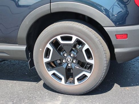 Used 2022 Ford Bronco Sport Outer Banks w/ Tech Package AWD/4WD image 8