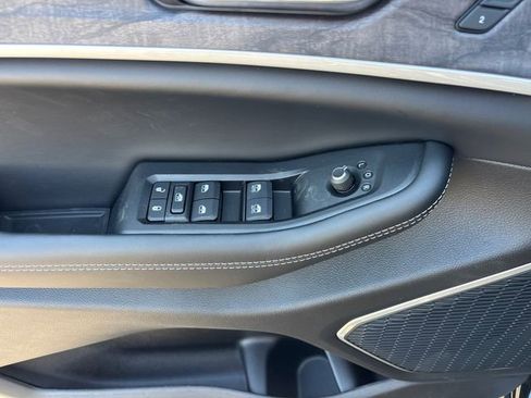 New 2026 Jeep Grand Cherokee Limited w/ Limited Altitude Package AWD/4WD image 15