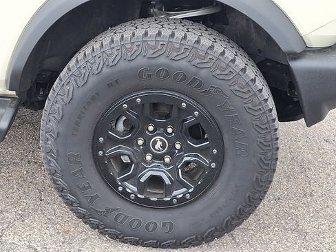 Used 2025 Ford Bronco Outer Banks w/ Sasquatch Package AWD/4WD image 8