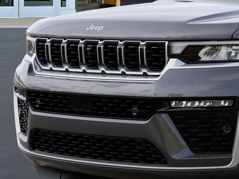 New 2026 Jeep Grand Cherokee Summit AWD/4WD image 11