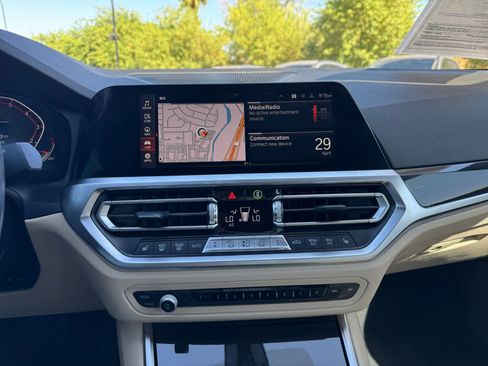 Used 2021 BMW 330i Sedan w/ Convenience Package RWD image 12
