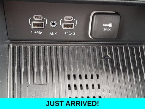 Used 2026 Jeep Grand Cherokee Altitude AWD/4WD image 25