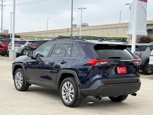 Used 2025 Toyota RAV4 XLE Premium FWD image 5