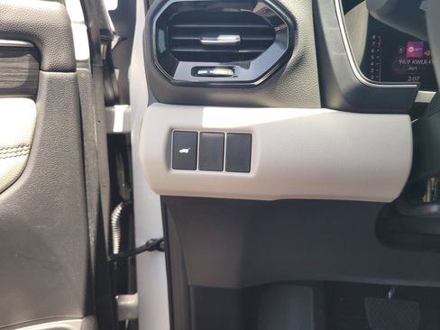 Certified 2026 Honda Pilot Touring image 17
