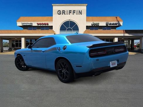 Used 2023 Dodge Challenger R/T w/ Blacktop Package RWD image 9