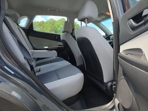 Used 2023 Hyundai Kona SE FWD image 38