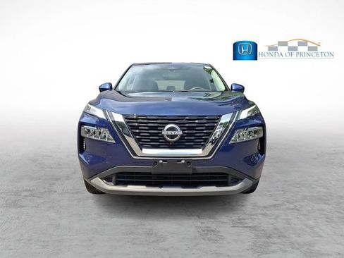 Used 2023 Nissan Rogue SV AWD/4WD image 2