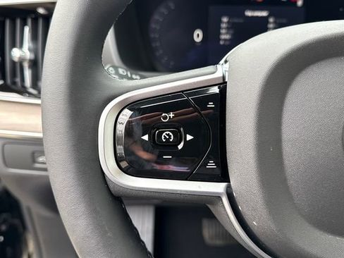 New 2026 Volvo XC90 T8 Plus w/ Protection Package Premier AWD/4WD image 12