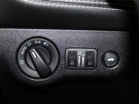 Used 2020 Dodge Challenger SRT Hellcat RWD image 31