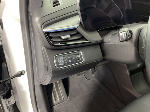 Certified 2025 Buick Enclave Preferred image 29