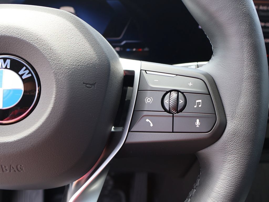 Used 2025 BMW X1 xDrive28i w/ Technology Package AWD/4WD image 32