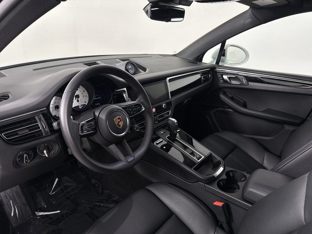 Certified 2026 Porsche Macan S AWD/4WD image 4