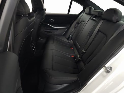 Used 2025 BMW 330i xDrive Sedan w/ Convenience Package image 32