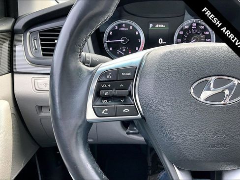 Used 2018 Hyundai Sonata Limited image 11