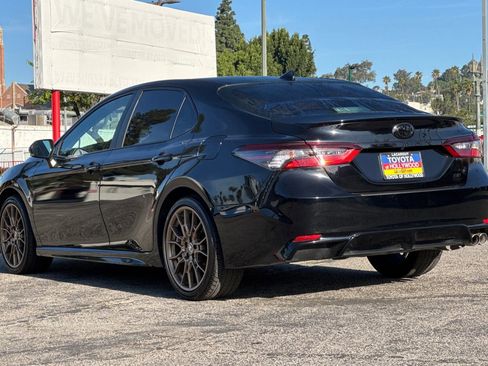 Used 2024 Toyota Camry SE image 6