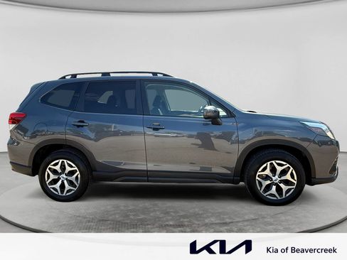 Used 2024 Subaru Forester Premium AWD/4WD image 4