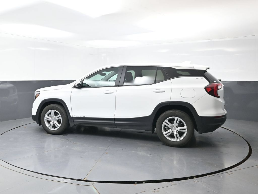 Used 2024 GMC Terrain SLE FWD image 10
