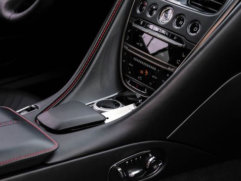 Used 2020 Aston Martin DB11 Coupe RWD image 23