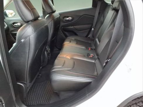 Used 2022 Jeep Cherokee Limited AWD/4WD image 12