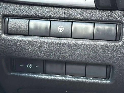 Used 2021 Nissan Rogue SV image 46