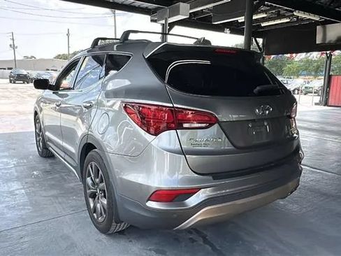 Used 2018 Hyundai Santa Fe Sport FWD image 2