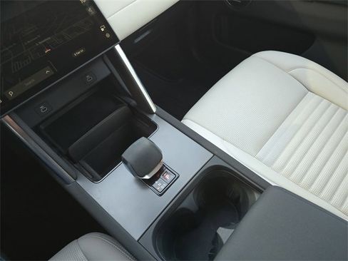 Used 2024 Land Rover Discovery Sport S image 24