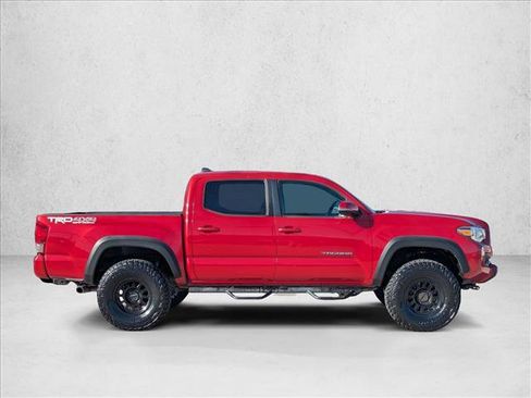 Used 2016 Toyota Tacoma TRD Off-Road image 4