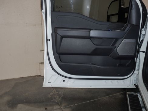 New 2025 Ford F150 Lariat w/ Equipment Group 502A High image 35