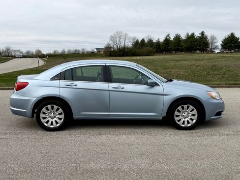 Used 2014 Chrysler 200 LX FWD image 29
