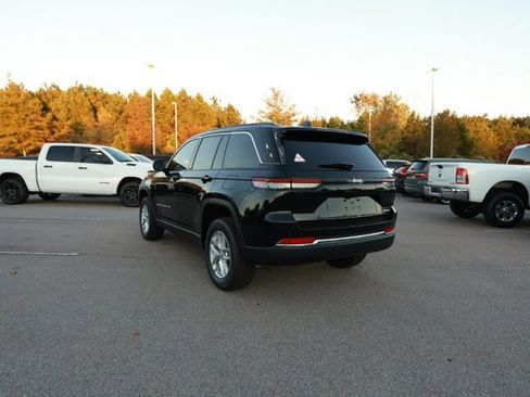 New 2025 Jeep Grand Cherokee Laredo X w/ Trailer Tow Package image 8