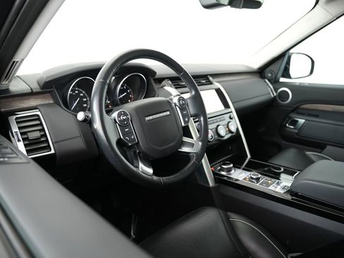 Used 2017 Land Rover Discovery HSE image 6