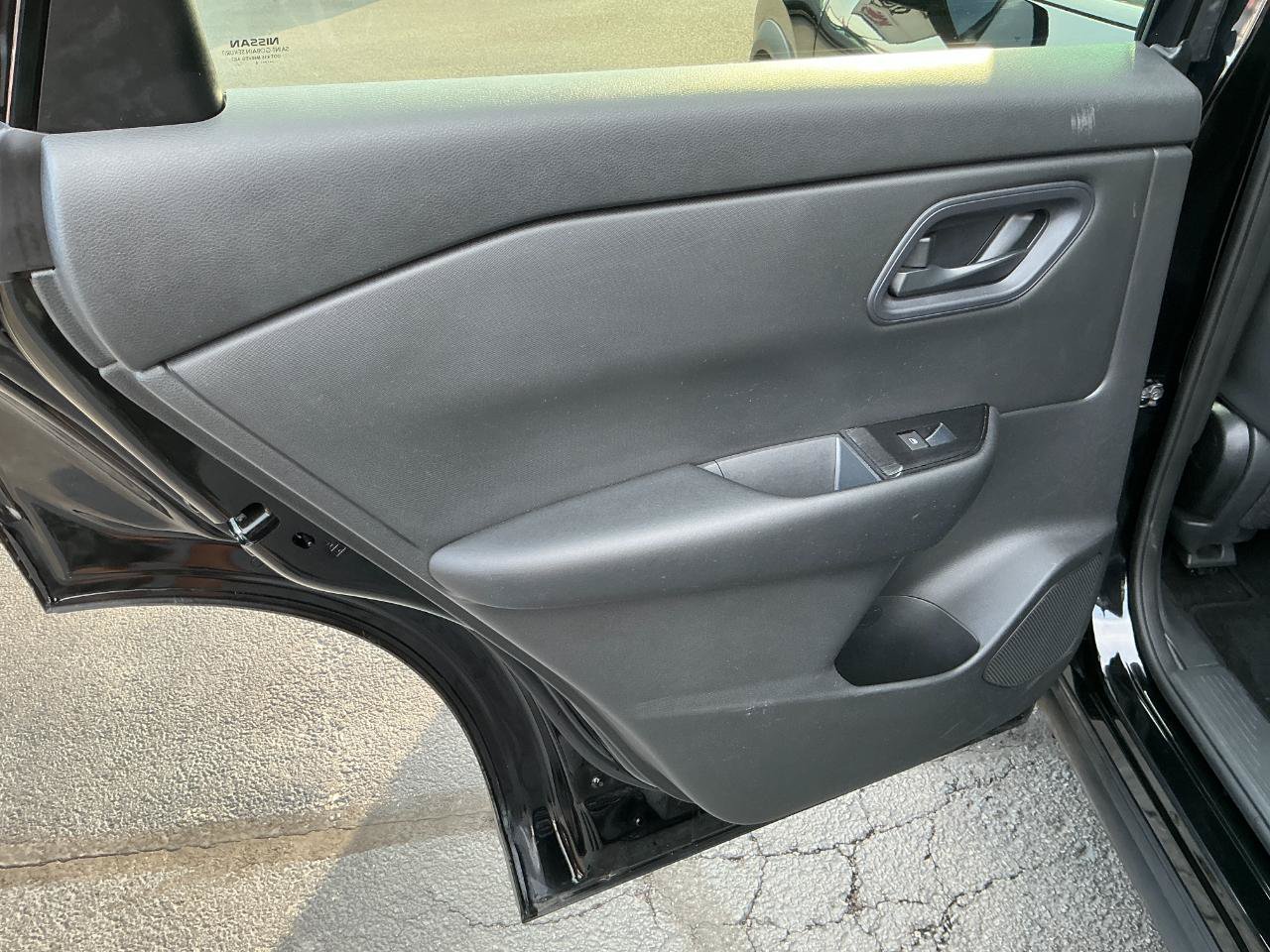 Used 2024 Nissan Rogue S AWD/4WD image 16