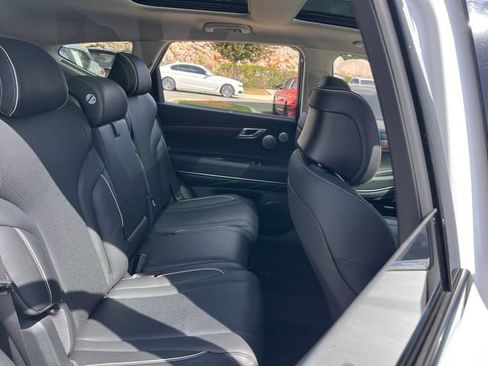 Used 2025 Genesis GV80 3.5T Advanced AWD/4WD image 36
