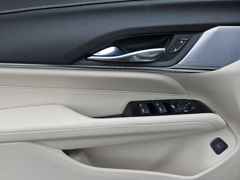 Certified 2025 Cadillac CT4 Luxury image 12