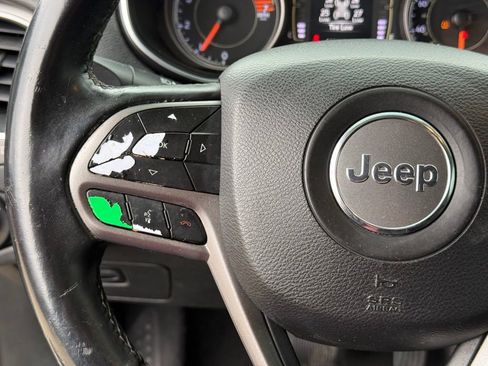 Used 2020 Jeep Cherokee Latitude Plus image 15