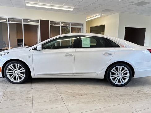 Used 2019 Cadillac XTS Luxury image 7