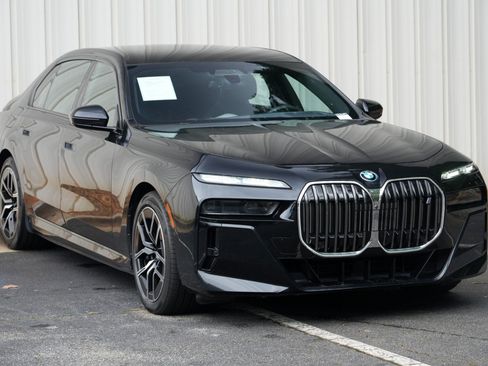 Used 2023 BMW i7 xDrive60 w/ Executive Package 2 AWD/4WD image 75