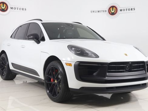 Used 2023 Porsche Macan GTS w/ GTS Sport Package AWD/4WD image 27