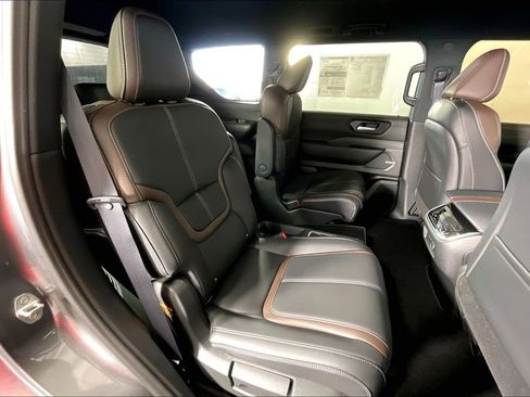 New 2026 Nissan Armada SL w/ Captain's Chari Seat Package RWD image 22