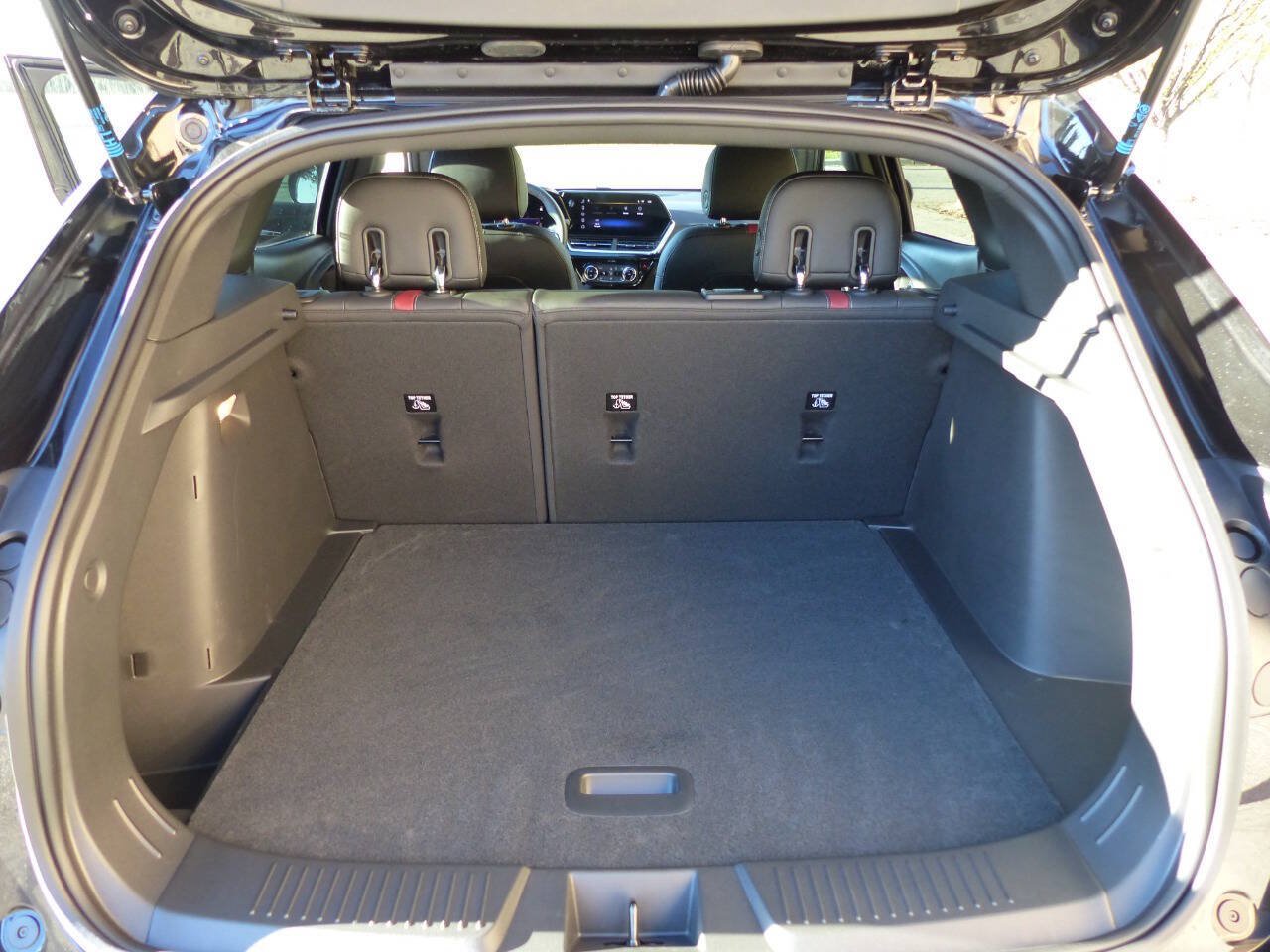 Used 2026 Chevrolet Trax RS w/ Sunroof Package FWD image 42