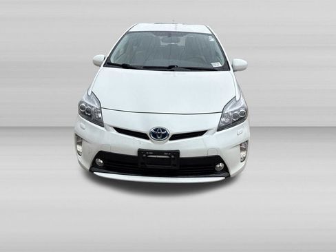 Used 2015 Toyota Prius Five FWD image 9