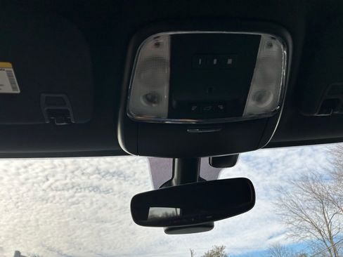 Used 2017 Jeep Grand Cherokee Altitude image 28