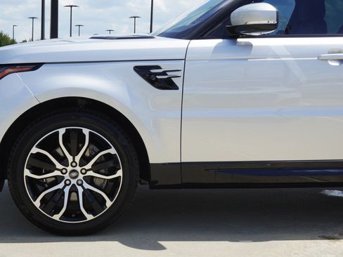 Used 2018 Land Rover Range Rover Sport HSE AWD/4WD image 11
