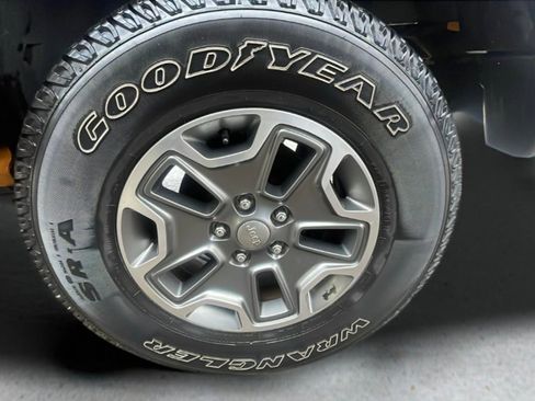 Used 2013 Jeep Wrangler Unlimited Rubicon w/ Dual Top Group image 20