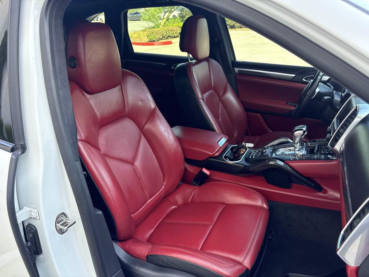 Used 2014 Porsche Cayenne GTS AWD/4WD image 16