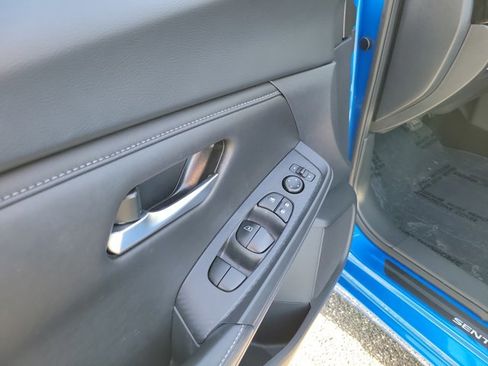 Used 2025 Nissan Sentra SV FWD image 14