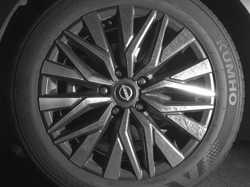 Used 2025 Nissan Altima 2.5 SV image 12