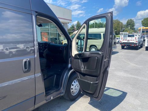 Used 2018 RAM ProMaster 2500 FWD image 17