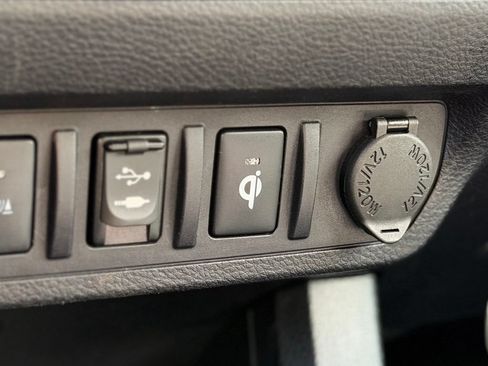 Used 2019 Toyota Tacoma TRD Sport w/ Technology Package AWD/4WD image 15